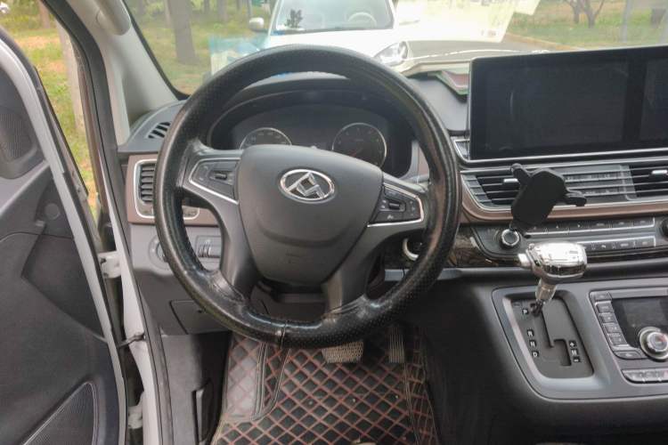 Used SAIC MAXUS G10 2016 2.0T Automatic Flagship Edition Steering Wheel