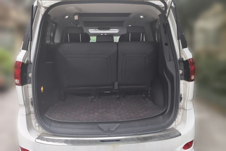 Used SAIC MAXUS G10 2016 2.0T Automatic Luxury Executive Edition Trunk