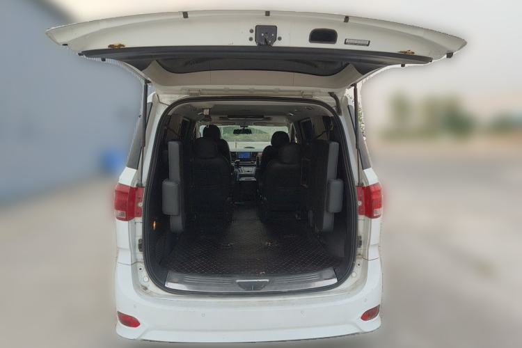 Used SAIC MAXUS G10 2016 2.0T Automatic Elite Edition Trunk