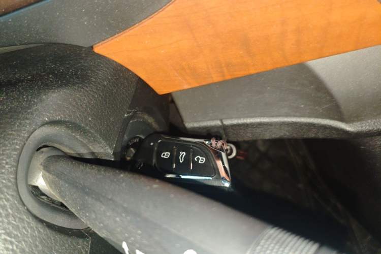 Used SAIC MAXUS G10 2016 2.0T Automatic Elite Edition Vehicle Key