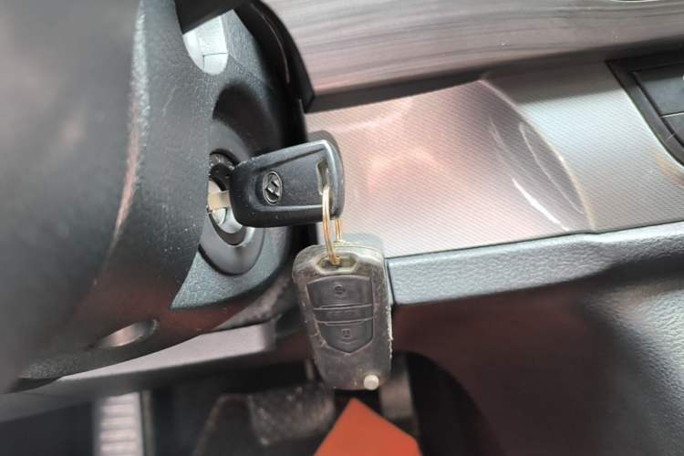 Used SAIC MAXUS G10 2016 2.0T Automatic Elite Edition Vehicle Key