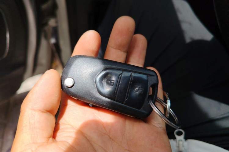 Used SAIC MAXUS G10 2016 2.0T Automatic Luxury Edition Vehicle Key