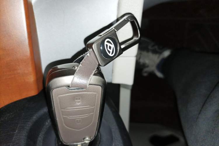 Used SAIC MAXUS G10 2016 2.0T Automatic Luxury Edition Vehicle Key