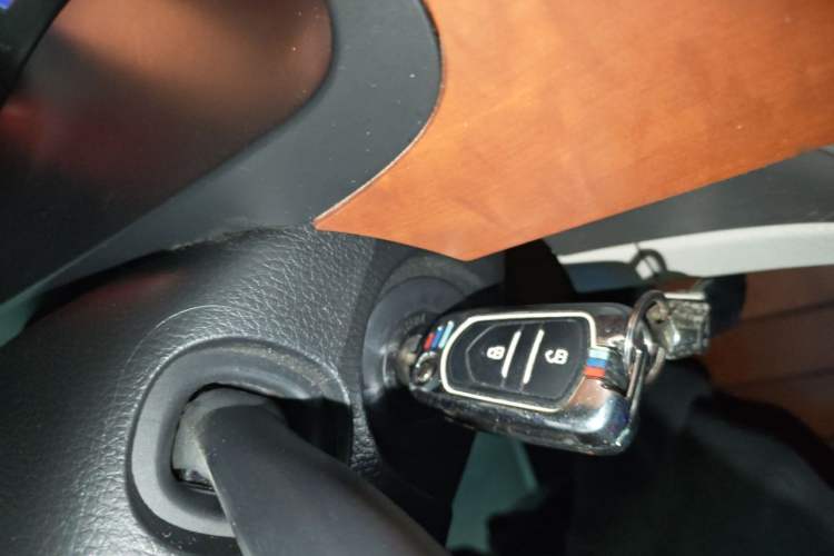 Used SAIC MAXUS G10 2016 2.0T Automatic Luxury Edition Vehicle Key