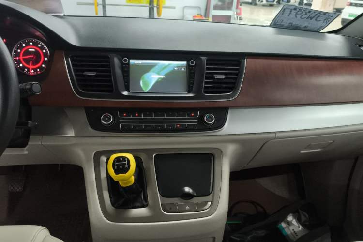 Used SAIC MAXUS G10 2016 2.4L Manual Elite Edition Audio And AC Panel