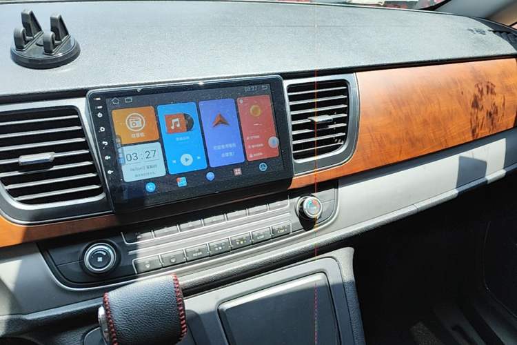 Used SAIC MAXUS G10 2016 2.0T Automatic Elite Edition Audio And AC Panel