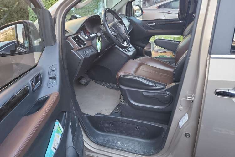 Used SAIC MAXUS G10 2016 2.0T Automatic Luxury Executive Edition Driver Seat