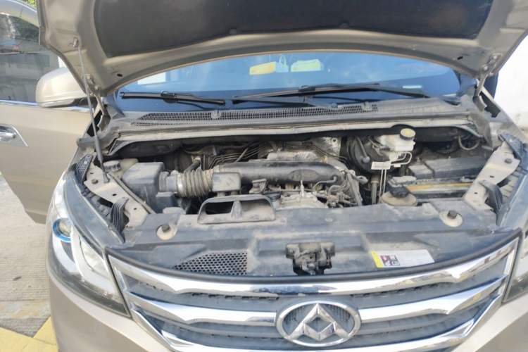 Used SAIC MAXUS G10 2016 2.0T Automatic Elite Edition Engine Bay