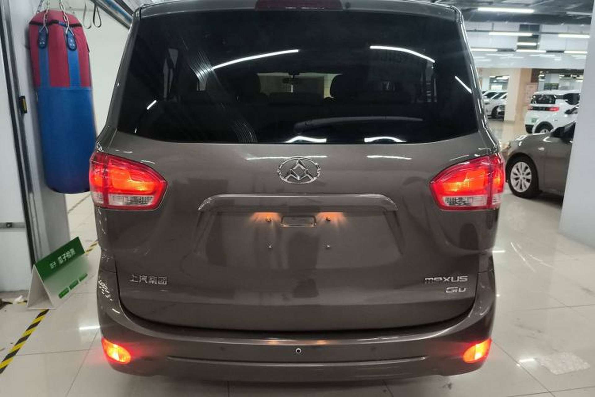 Used SAIC MAXUS G10 2016 2.4L Manual Elite Edition Exterior 4