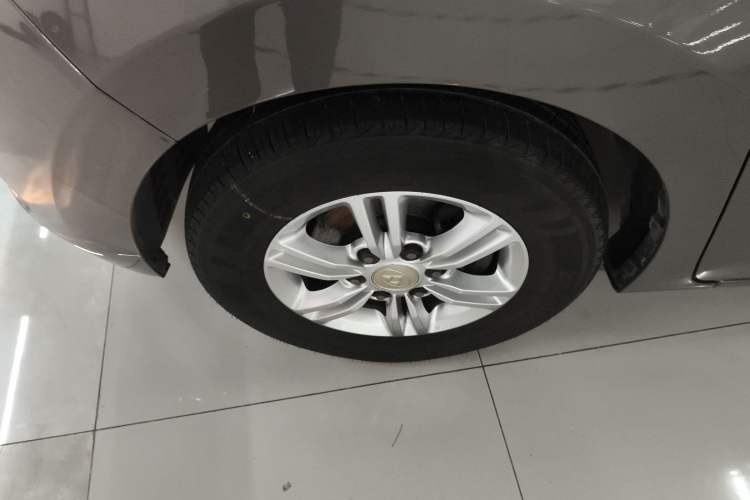 Used SAIC MAXUS G10 2016 2.4L Manual Elite Edition Exterior 7