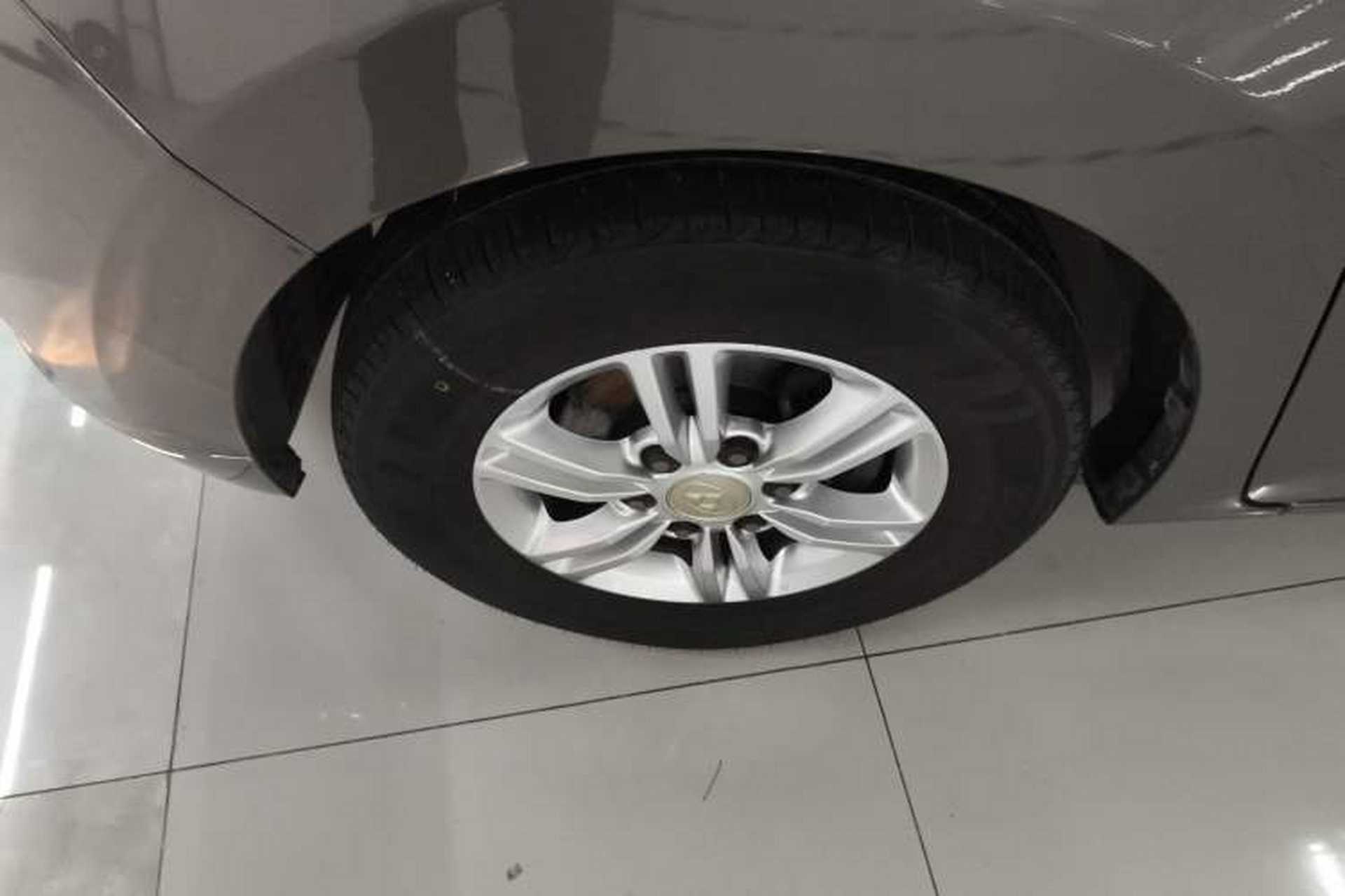 Used SAIC MAXUS G10 2016 2.4L Manual Elite Edition Exterior 7