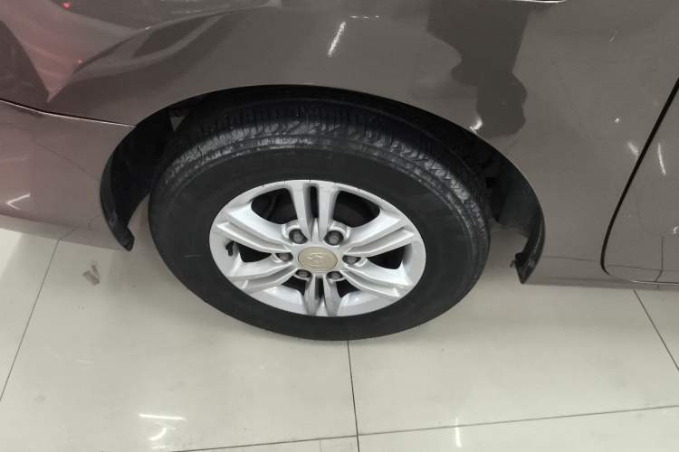 Used SAIC MAXUS G10 2016 2.4L Manual Elite Edition Exterior 8