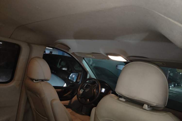 Used SAIC MAXUS G10 2016 2.0T Automatic Elite Edition Headliner