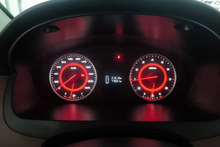 Used SAIC MAXUS G10 2016 2.4L Manual Elite Edition Instrument Cluster