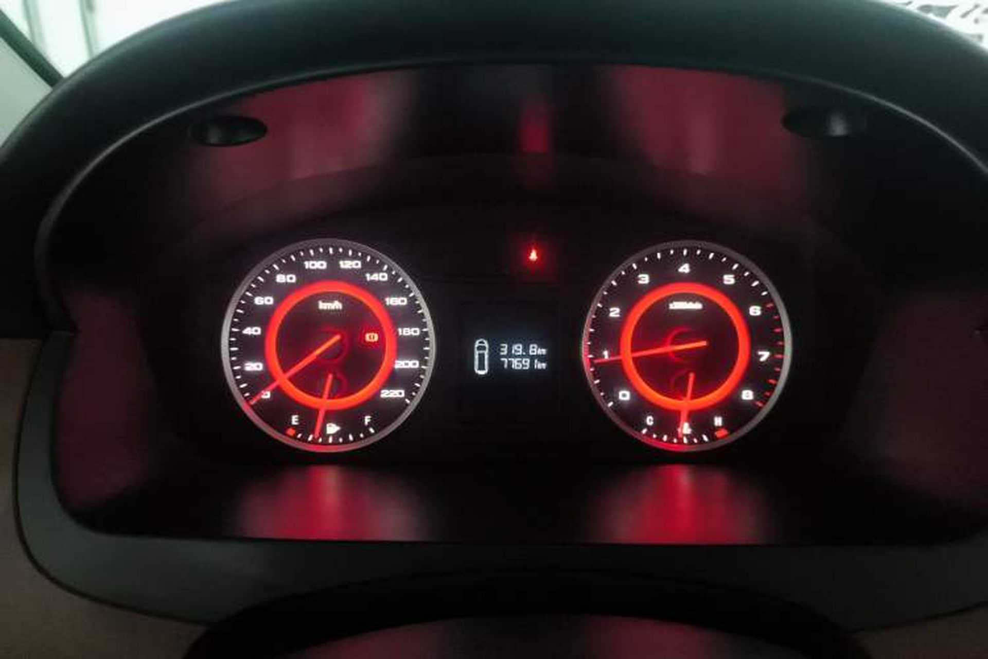 Used SAIC MAXUS G10 2016 2.4L Manual Elite Edition Instrument Cluster