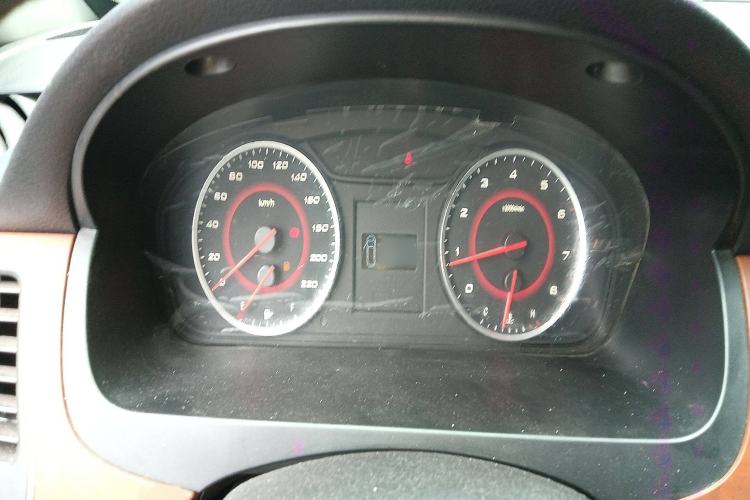Used SAIC MAXUS G10 2016 2.4L Manual Elite Edition Instrument Cluster