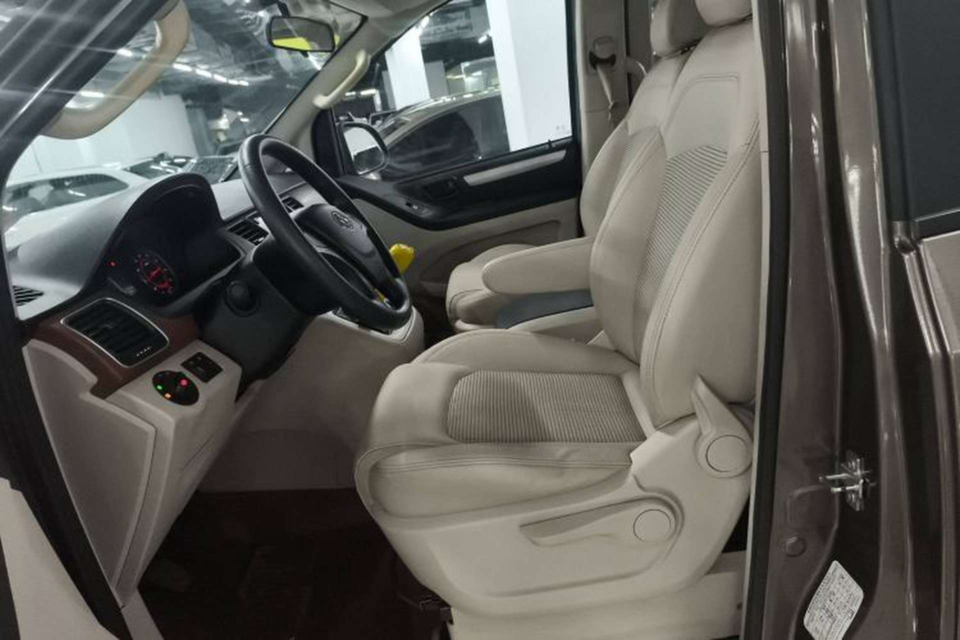 Used SAIC MAXUS G10 2016 2.4L Manual Elite Edition Left Front Seat