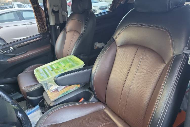 Used SAIC MAXUS G10 2016 2.0T Automatic Luxury Executive Edition Left Front Seat