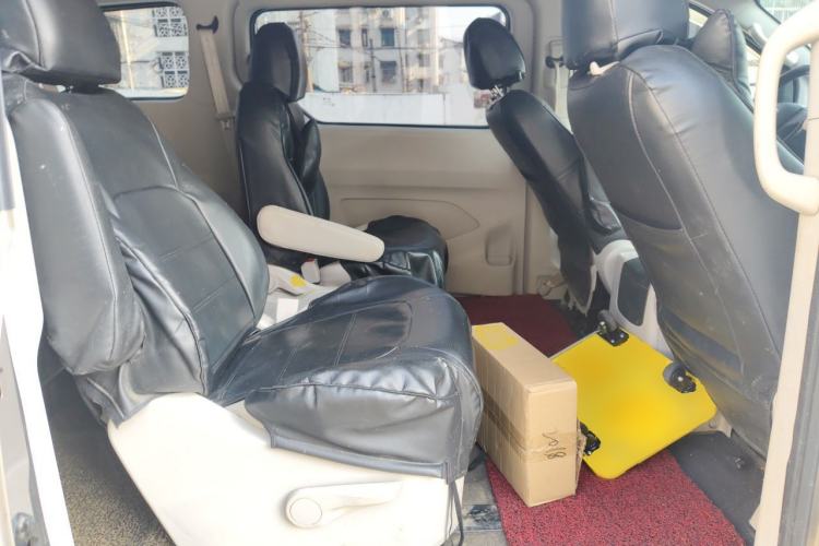 Used SAIC MAXUS G10 2016 2.0T Automatic Elite Edition Left Rear Seat