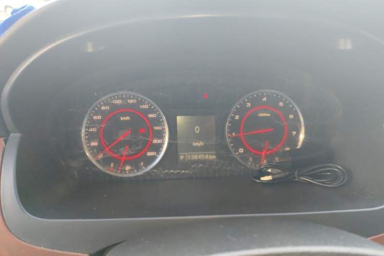 Used SAIC MAXUS G10 2016 2.0T Automatic Elite Edition Odometer Close Up