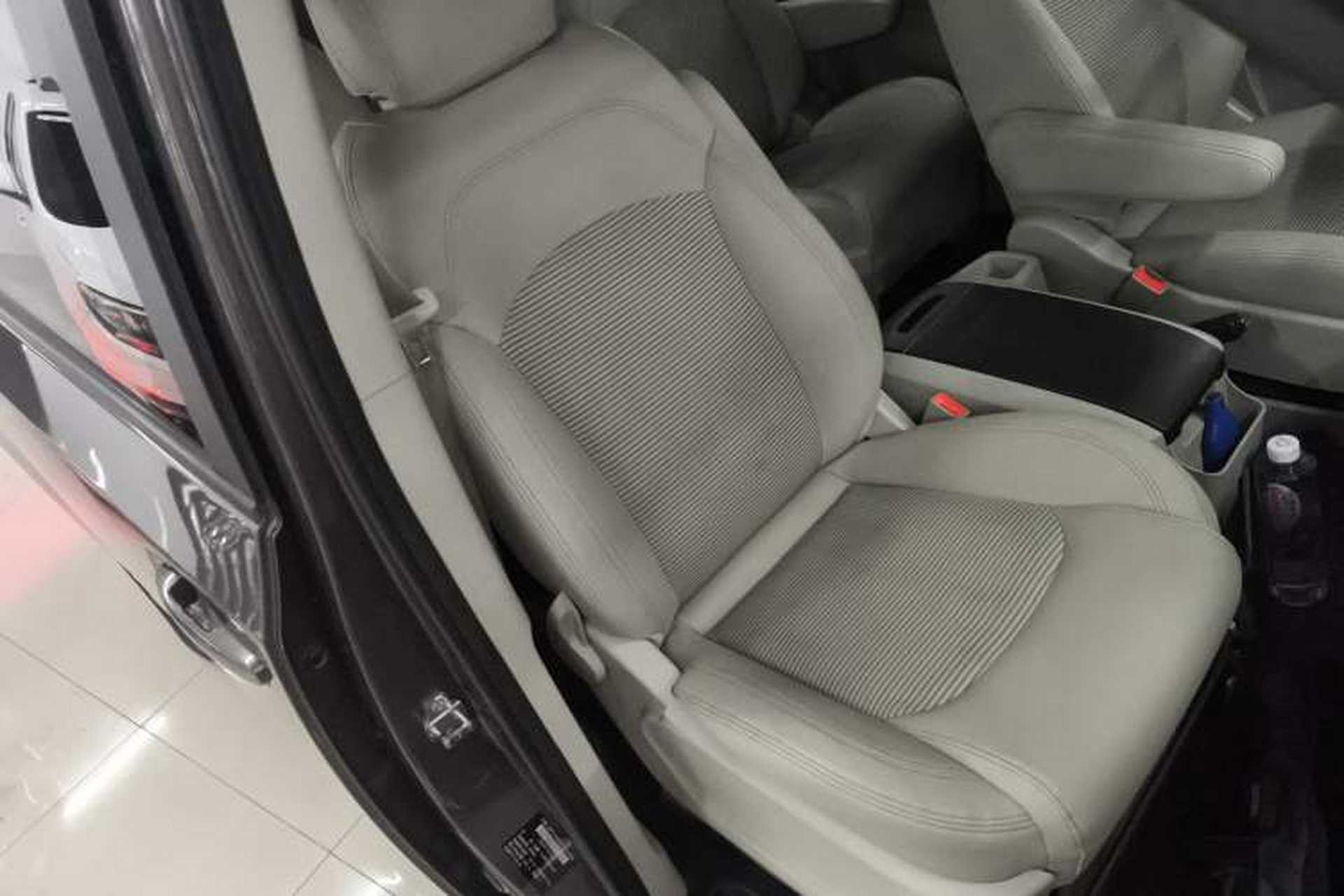 Used SAIC MAXUS G10 2016 2.4L Manual Elite Edition Right Front Seat