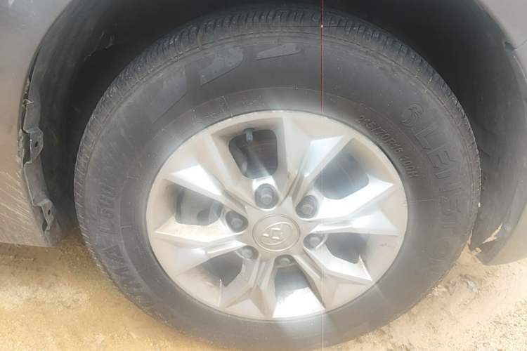 Used SAIC MAXUS G10 2016 2.0T Automatic Elite Edition Right Front Wheel Hub