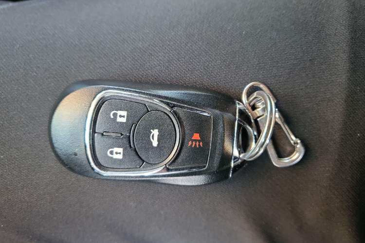 Used SAIC MAXUS G10 2016 2.0T Automatic Luxury Executive Edition Vehicle Key