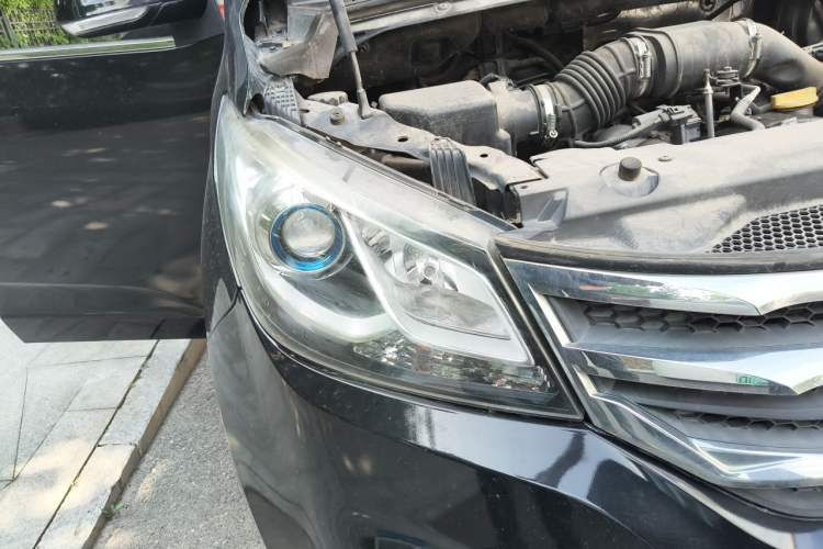 Used SAIC MAXUS G10  Right Front Headlight