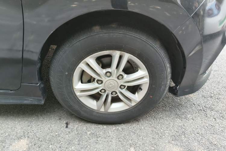 Used SAIC MAXUS G10  Right Front Wheel Hub