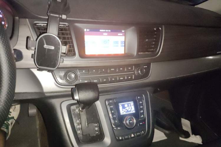 Used SAIC MAXUS G10 2018 PLUS 2.0T Automatic Elite Edition Audio And AC Panel