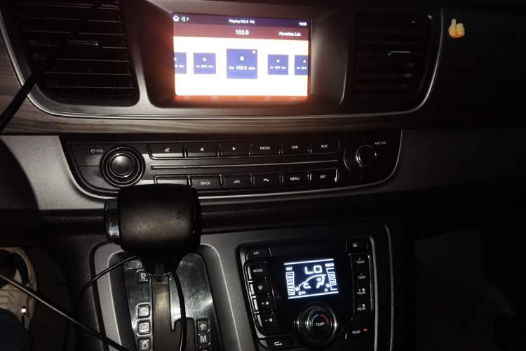 Used SAIC MAXUS G10 2018 PLUS 2.0T Automatic Elite Edition Audio And AC Panel