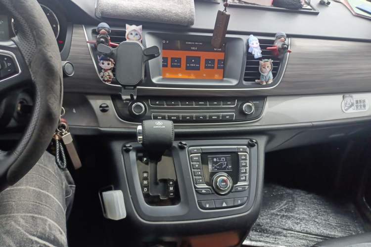 Used SAIC MAXUS G10 2018 PLUS 1.9T Automatic Elite Edition Diesel Audio And AC Panel