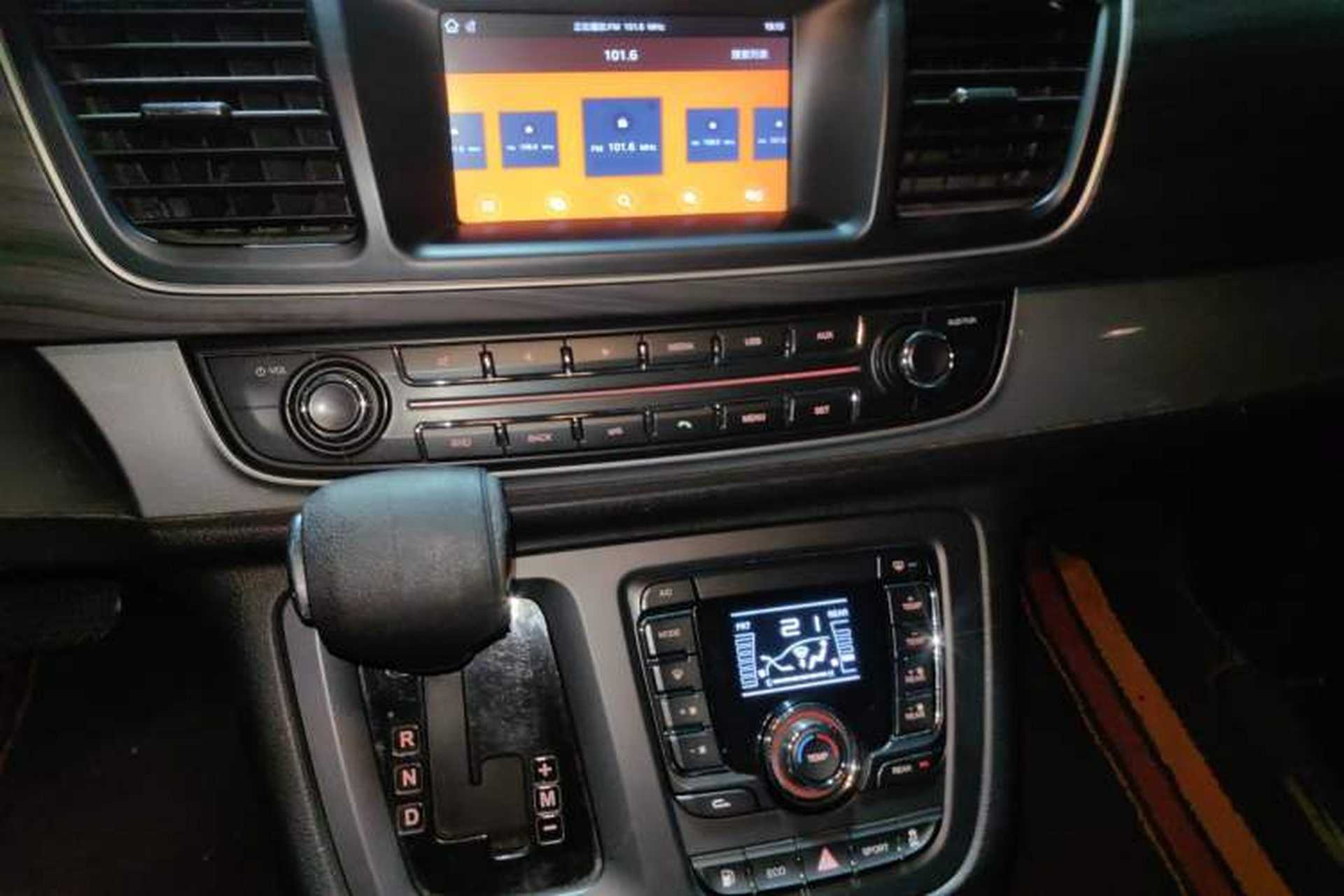Used SAIC MAXUS G10 2018 PLUS 2.0T Automatic Elite Edition Audio And AC Panel