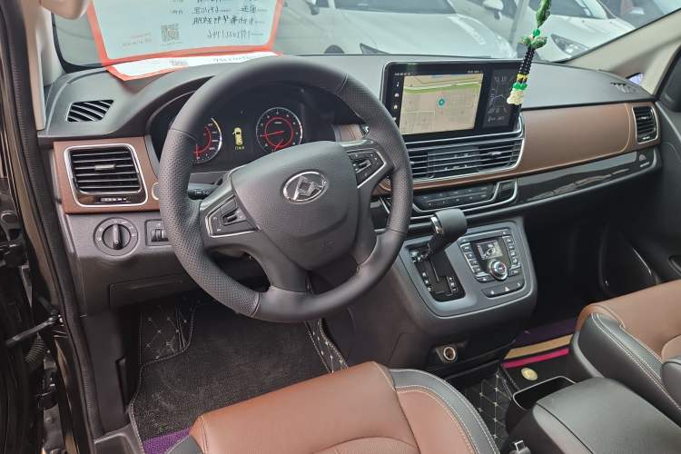 Used SAIC MAXUS G10 2018 PLUS 2.0T Automatic Luxury Executive Edition Audio And AC Panel