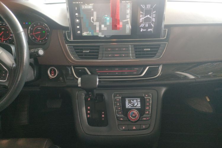 Used SAIC MAXUS G10 2018 PLUS 2.0T Automatic Luxury Executive Edition Audio And AC Panel