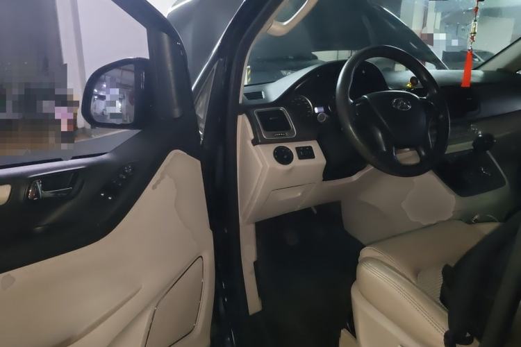 Used SAIC MAXUS G10 2018 PLUS 2.0T Manual Elite Edition Driver Seat