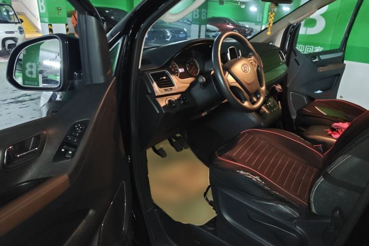 Used SAIC MAXUS G10 2018 PLUS 2.0T Manual Elite Edition Driver Seat
