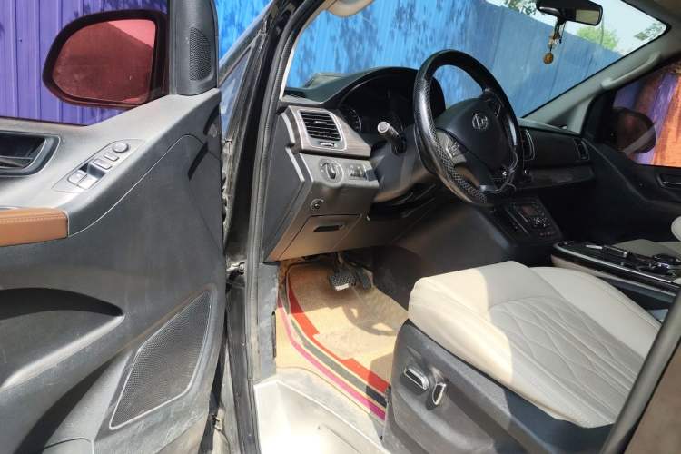 Used SAIC MAXUS G10 2018 PLUS 2.0T Automatic Elite Edition Driver Seat