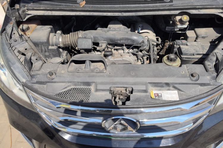 Used SAIC MAXUS G10 2018 PLUS 2.0T Automatic Elite Edition Engine Bay