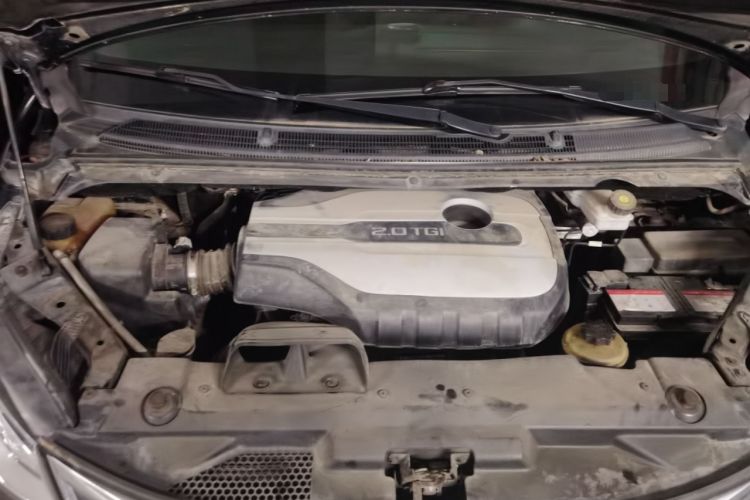 Used SAIC MAXUS G10 2018 PLUS 2.0T Automatic Elite Edition Engine Bay