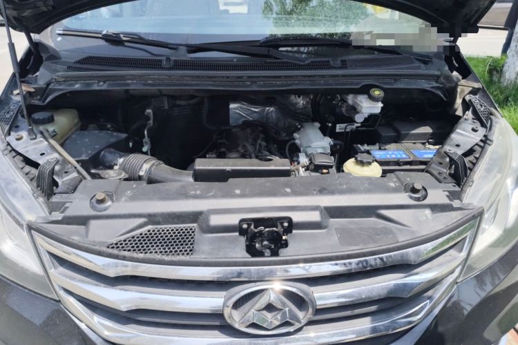 Used SAIC MAXUS G10 2018 PLUS 2.4L Manual Elite Edition Engine Bay