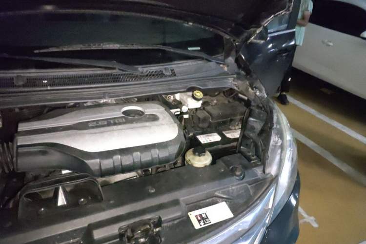 Used SAIC MAXUS G10 2018 PLUS 2.0T Automatic Elite Edition Engine Bay Left