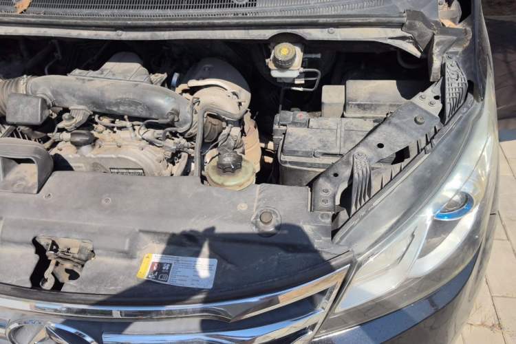 Used SAIC MAXUS G10 2018 PLUS 2.0T Automatic Elite Edition Engine Bay Left