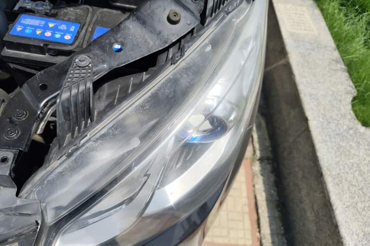 Used SAIC MAXUS G10 2018 PLUS 2.4L Manual Elite Edition Engine Bay Left