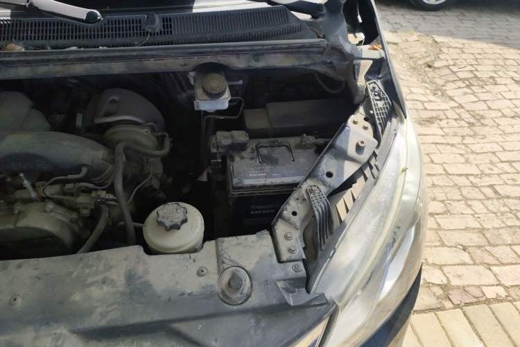 Used SAIC MAXUS G10 2018 PLUS 2.0T Automatic Elite Edition Engine Bay Left