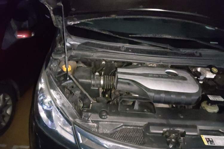 Used SAIC MAXUS G10 2018 PLUS 2.0T Automatic Elite Edition Engine Bay Right