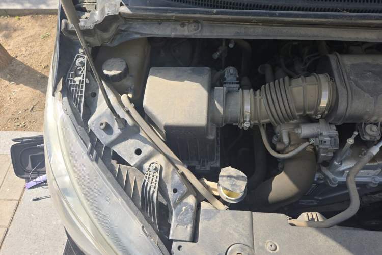 Used SAIC MAXUS G10 2018 PLUS 1.9T Manual Elite Edition Diesel Engine Bay Right