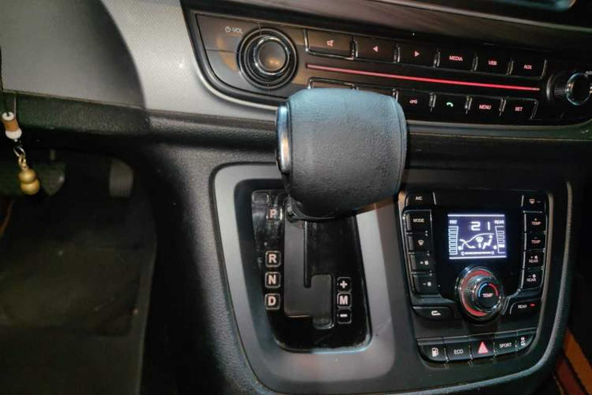 Used SAIC MAXUS G10 2018 PLUS 2.0T Automatic Elite Edition Gear Lever