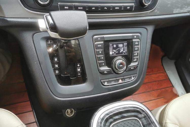 Used SAIC MAXUS G10 2018 PLUS 2.0T Automatic Elite Edition Gear Lever