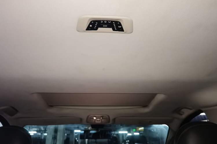 Used SAIC MAXUS G10 2018 PLUS 2.0T Automatic Elite Edition Headliner